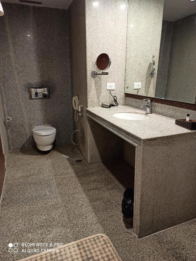 Hotel Patliputra Exotica Patna  Luaran gambar