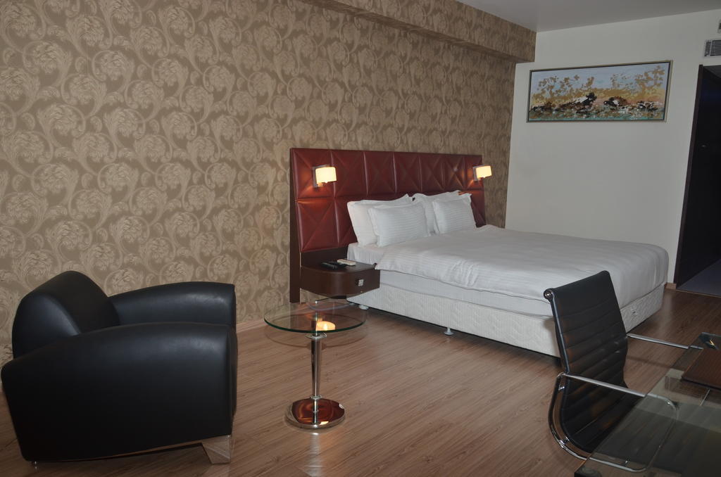 Hotel Patliputra Exotica Patna  Bilik gambar
