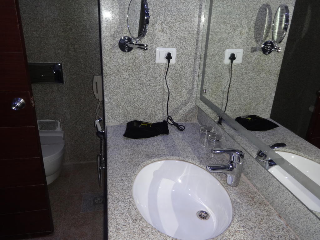 Hotel Patliputra Exotica Patna  Bilik gambar
